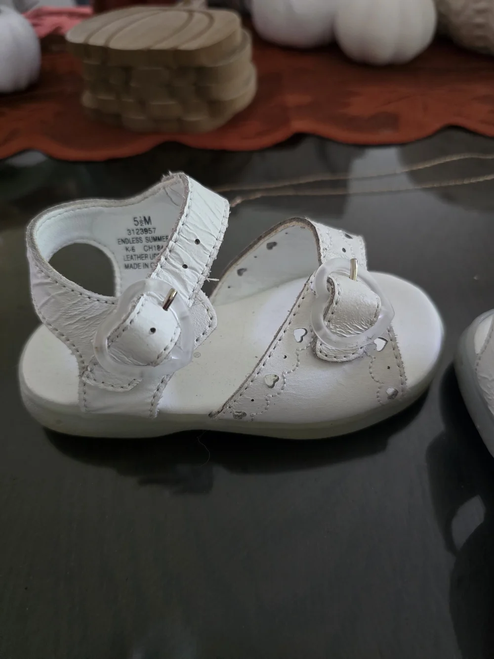 Girls White Heart Cutout Leather Sandals
